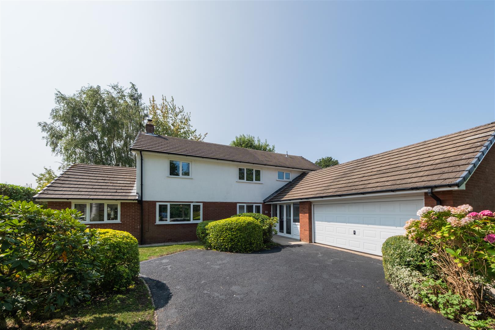 4 bedroom  Detached House for Sale in Northwich